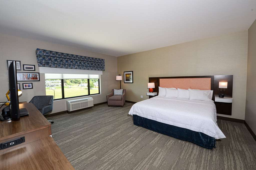 Фото Hampton Inn & Suites Lenoir