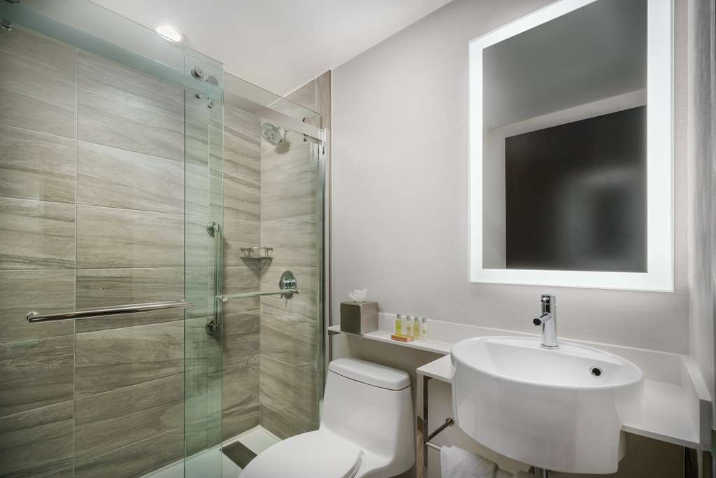Фото Doubletree by Hilton New York Times Square South