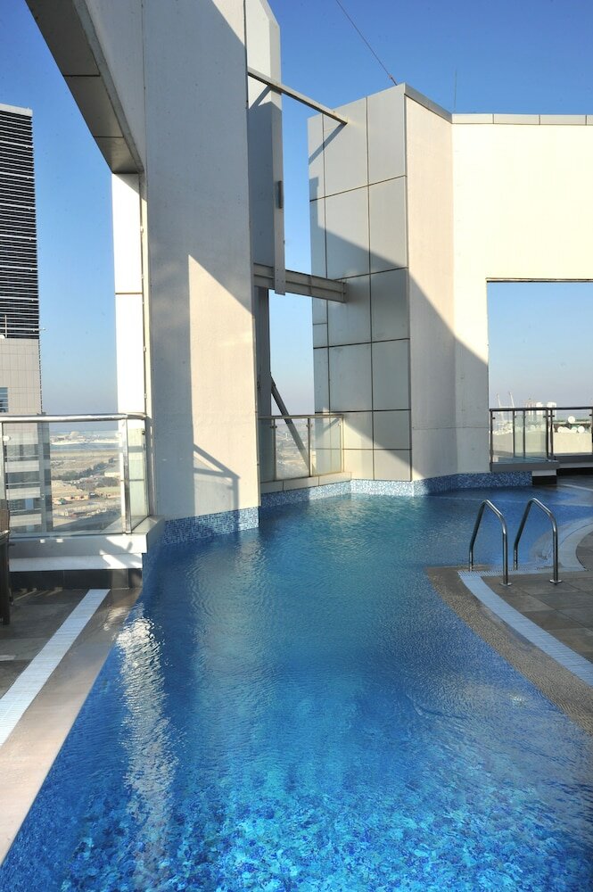 Ramada by Wyndham Abu Dhabi Corniche - 3