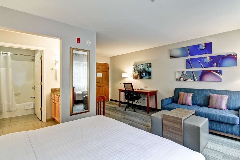 Фото Homewood Suites by Hilton Stratford