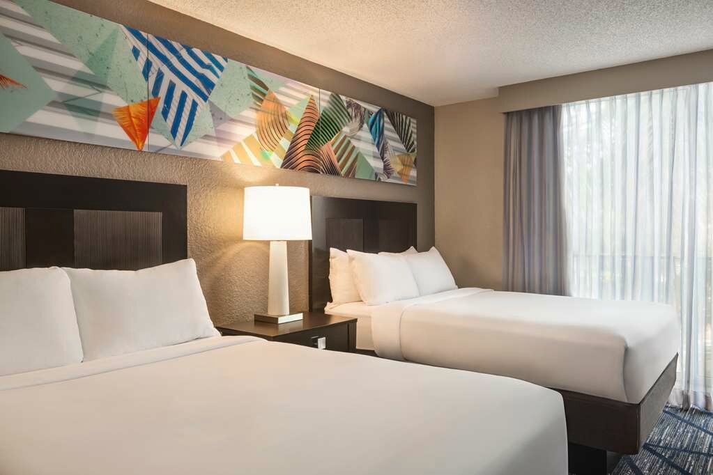Фото Embassy Suites by Hilton Miami International Airport