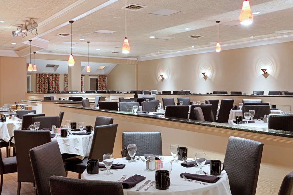 Фото Doubletree by Hilton Cape Cod - Hyannis