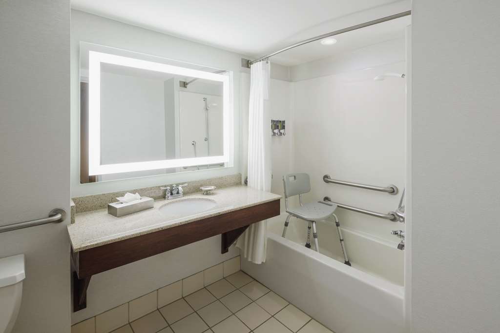 Фото Hotel Trilogy Albany Airport, Tapestry Collection by Hilton