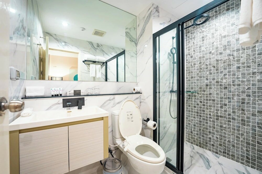 Фото Oakwood Suites Tiwanon Bangkok