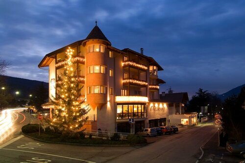Гостиница Hotel Millanderhof в Брессаноне