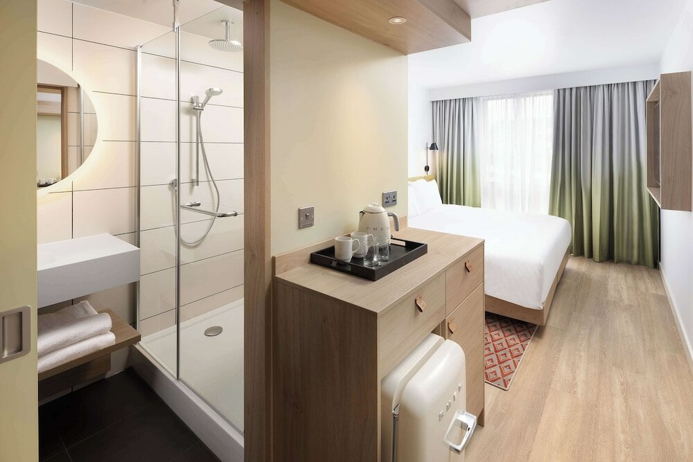 Фото Hampton by Hilton Rochdale