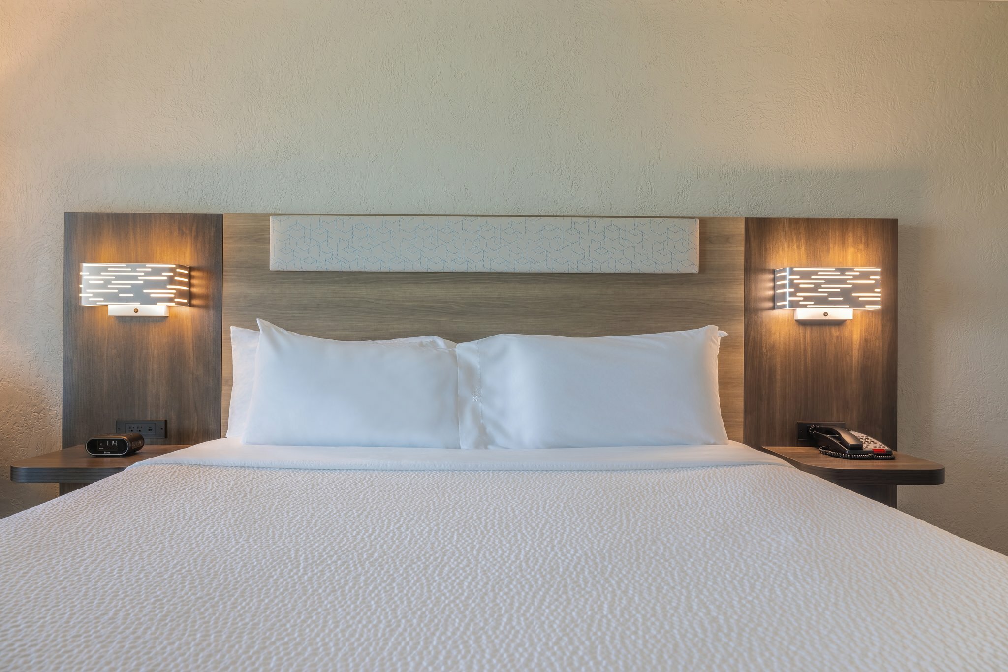 Фото Holiday Inn Express and Suites Kansas City Airport, an Ihg Hotel