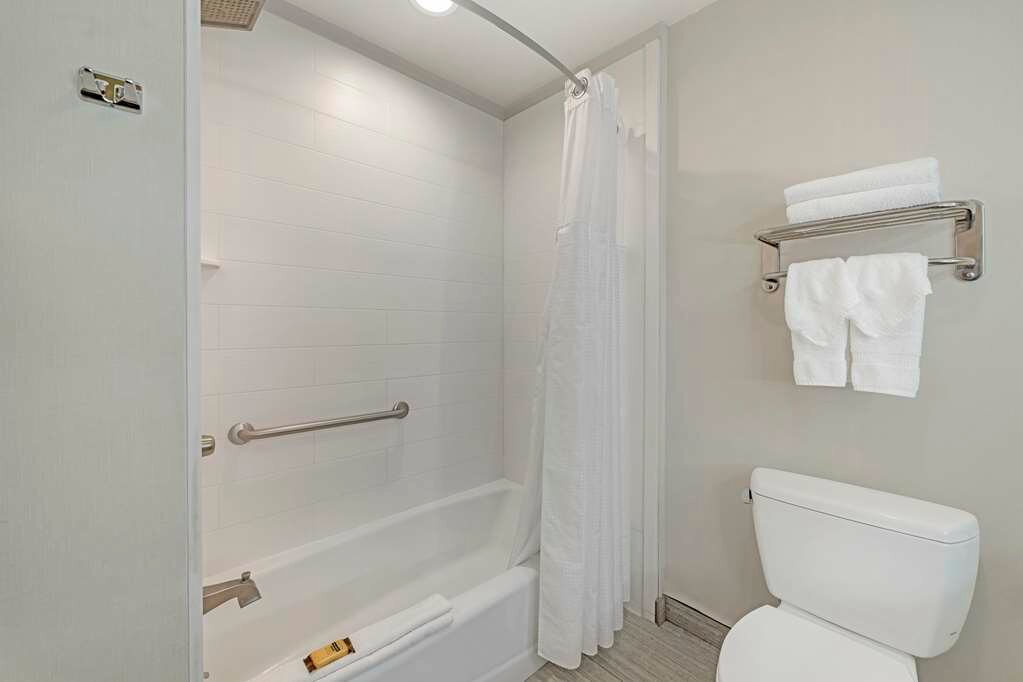 Фото Best Western Plus Gardena Inn & Suites