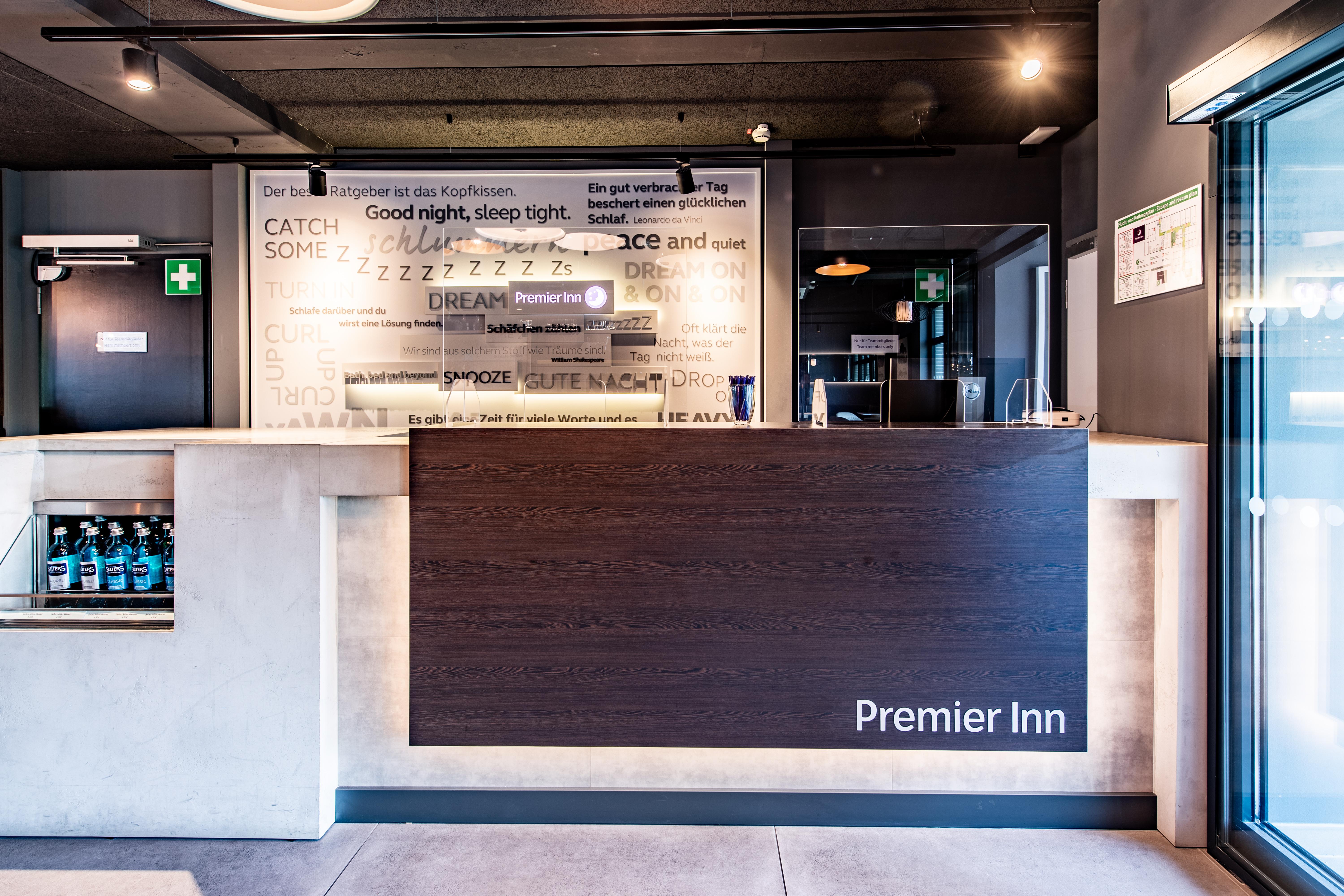 Фото Premier Inn Heidelberg City Bahnstadt Hotel