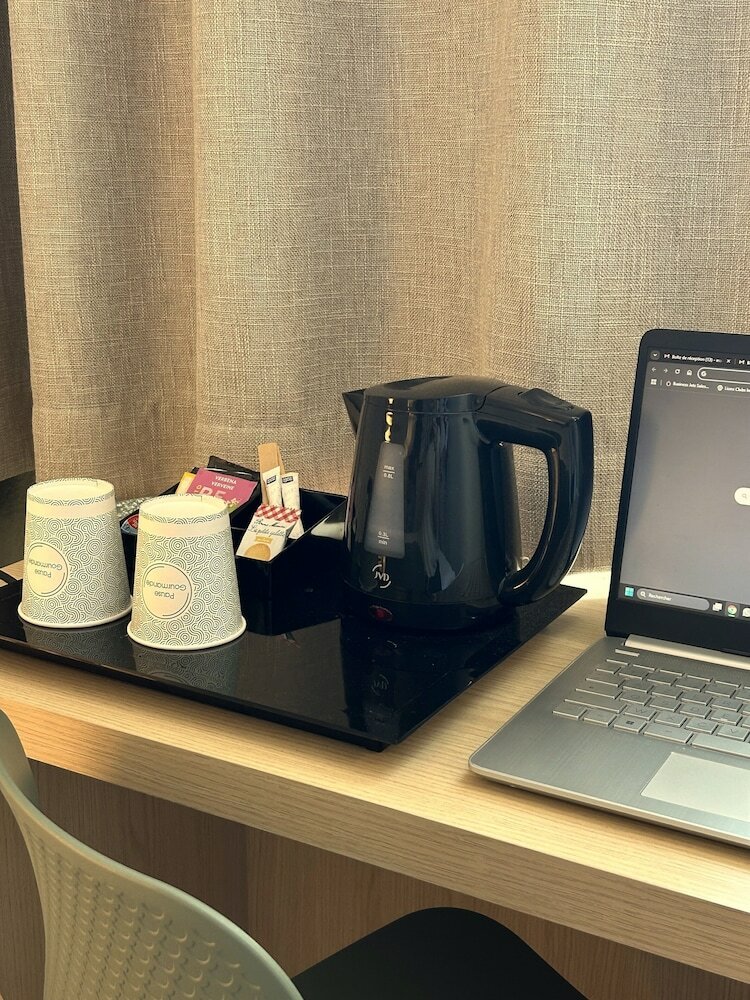 Фото Kyriad Martigues Sud