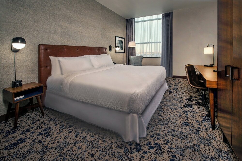 Фото Four Points by Sheraton Philadelphia City Center