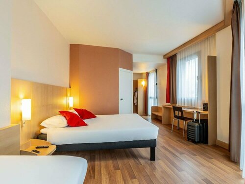 Внешний вид отеля Ibis Bilbao Centro в Бильбао, фото 2