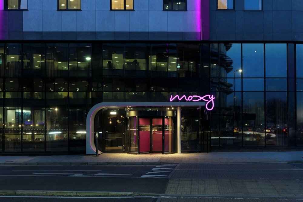 Фото Moxy Southampton