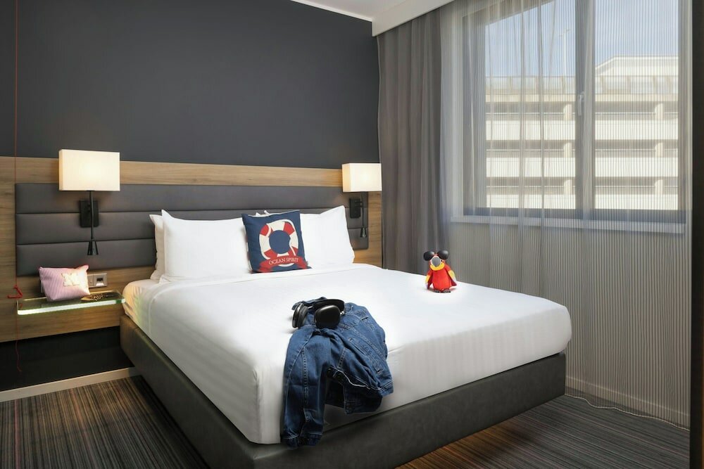 Фото Moxy Southampton