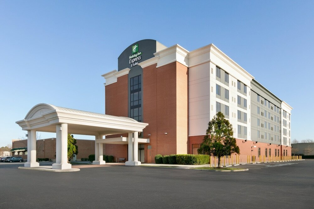 Фото Holiday Inn Express Hotel & Suites Norfolk Airport
