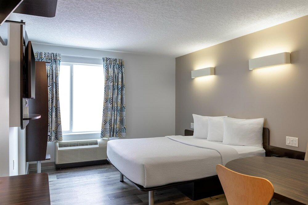 Фото Motel 6 Airdrie, Ab