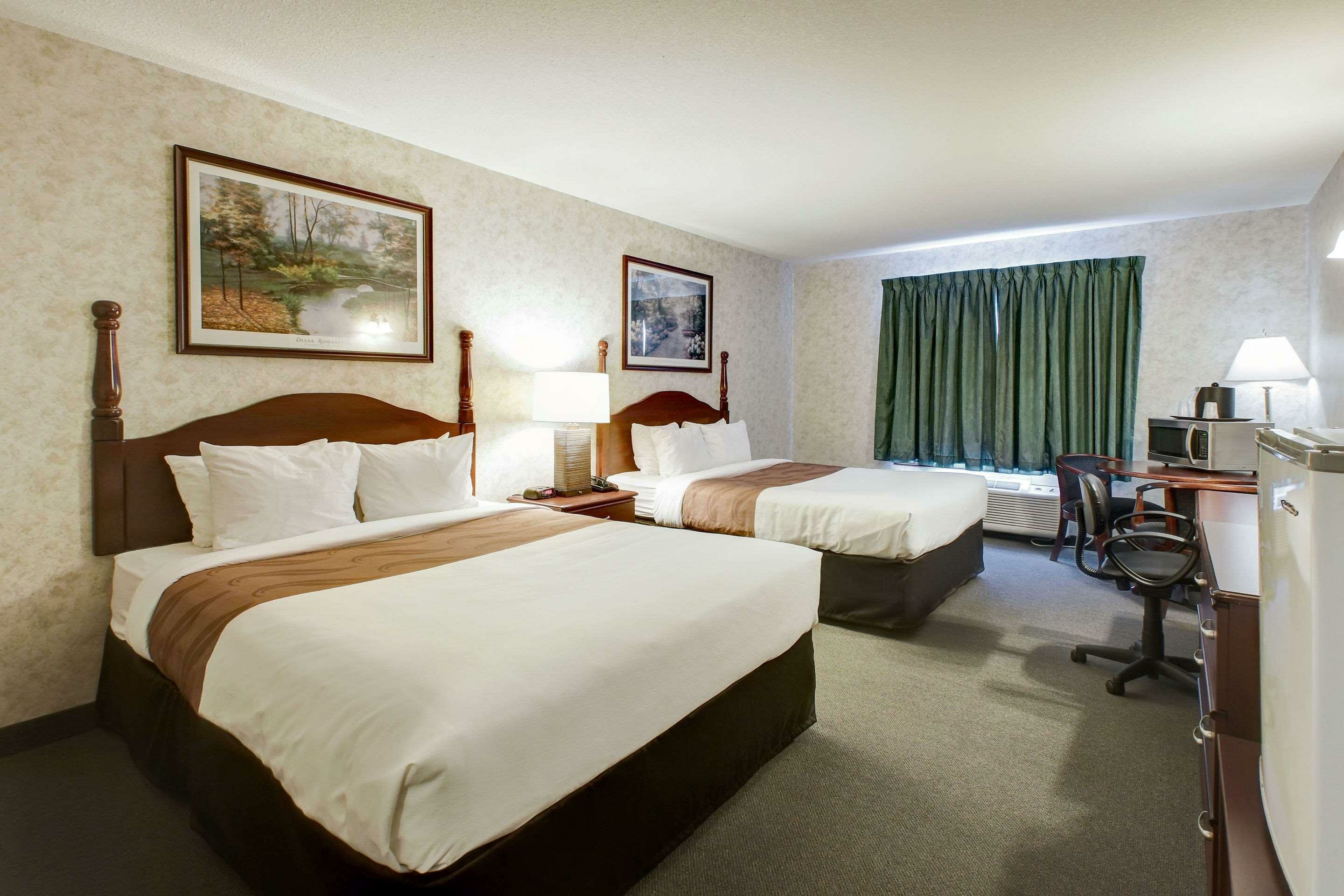 Фото Ramada by Wyndham Nisku Edmonton Airport