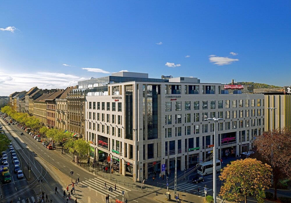 Фото Courtyard by Marriott Budapest City Center