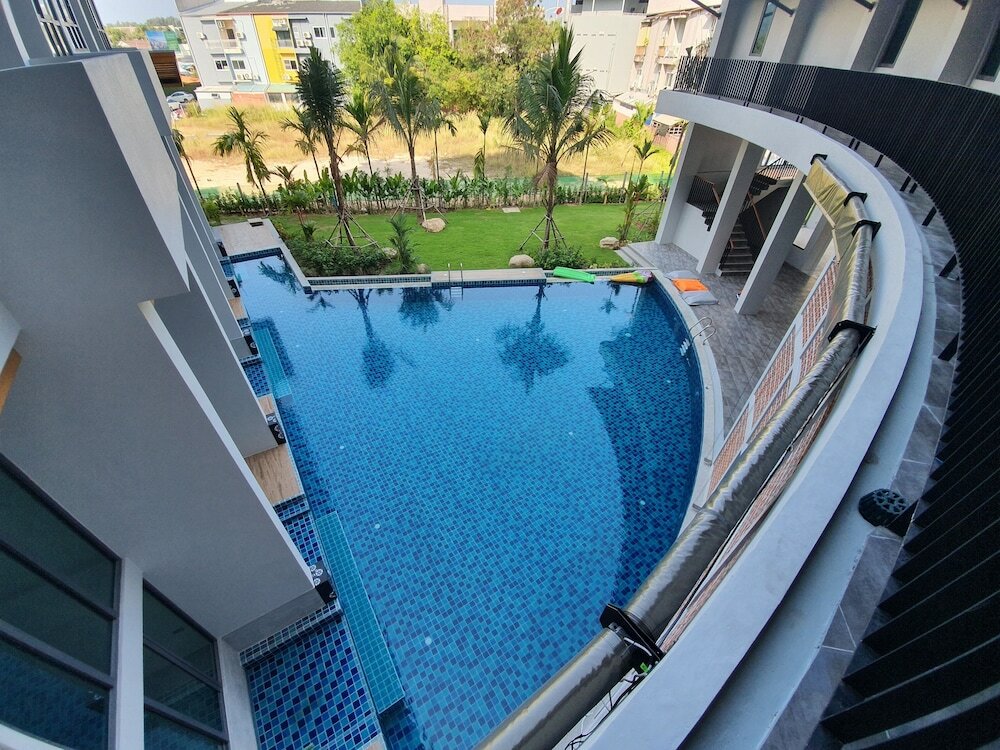 Фото Atom Phuket Hotel