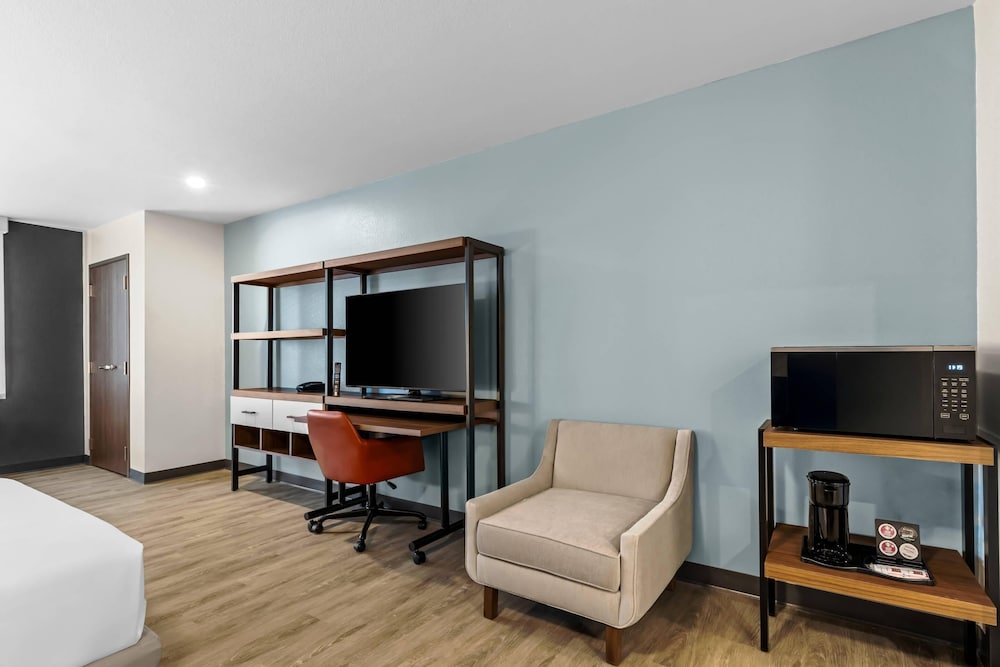 Фото Everhome Suites Temecula