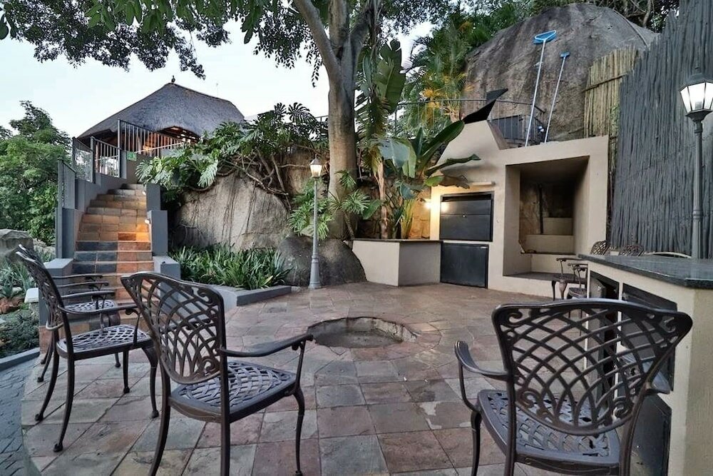 Фото La Roca Guesthouse