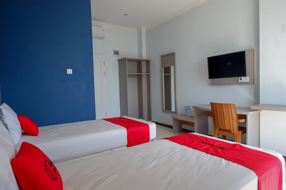 Фото RedDoorz Plus Syariah @ Hotel Boulevard Luwuk