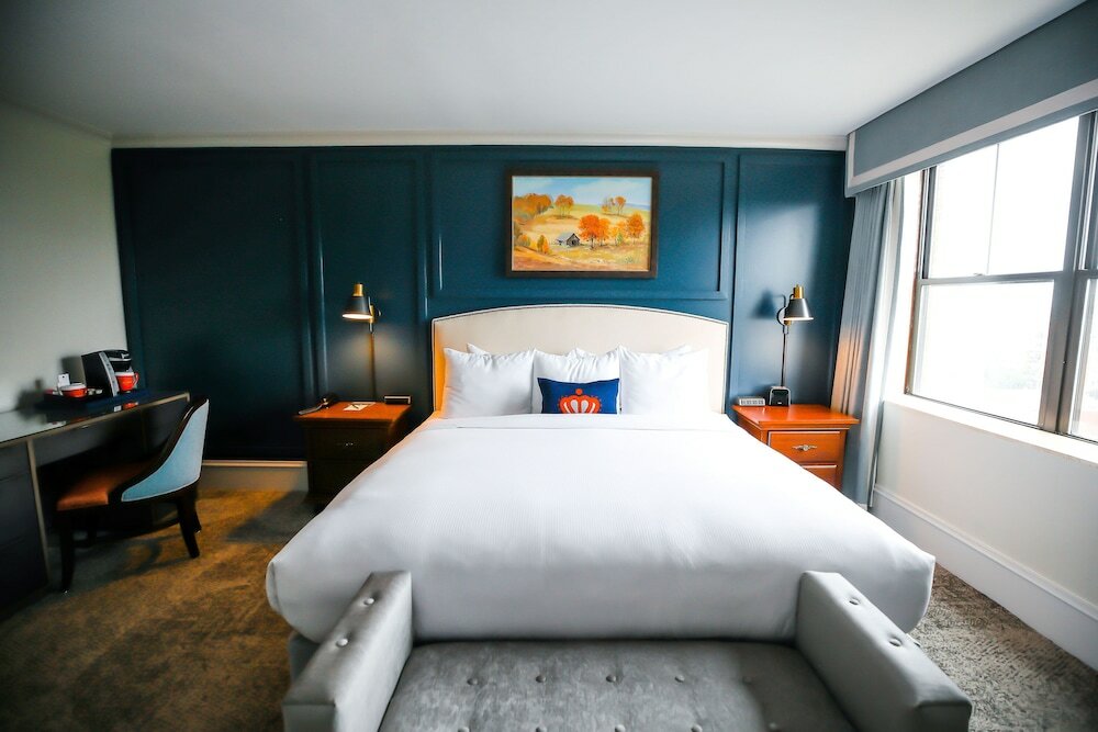 Фото The Dunhill Hotel