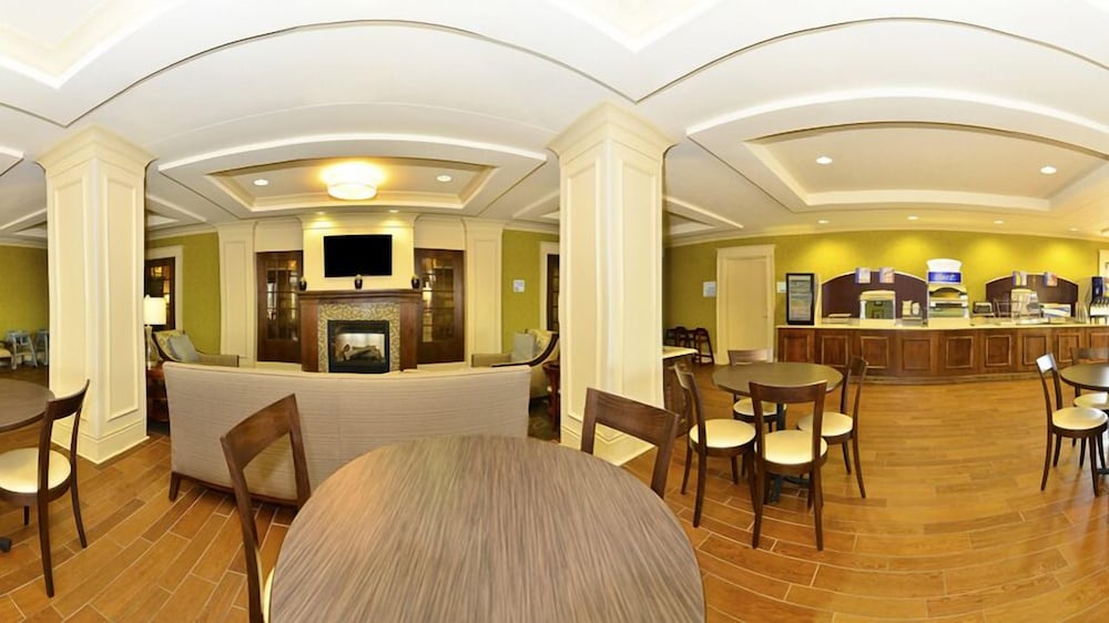 Фото Holiday Inn Express and Suites Williston, an Ihg Hotel