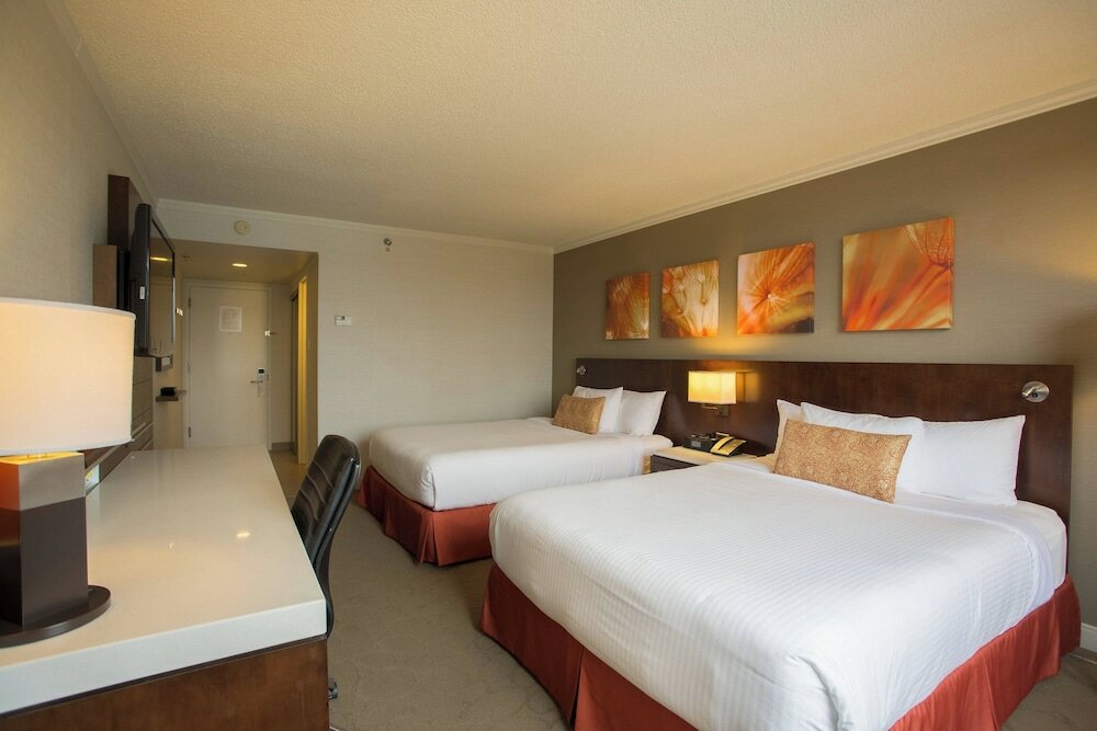 Фото Delta Hotels by Marriott Saguenay Conference Centre