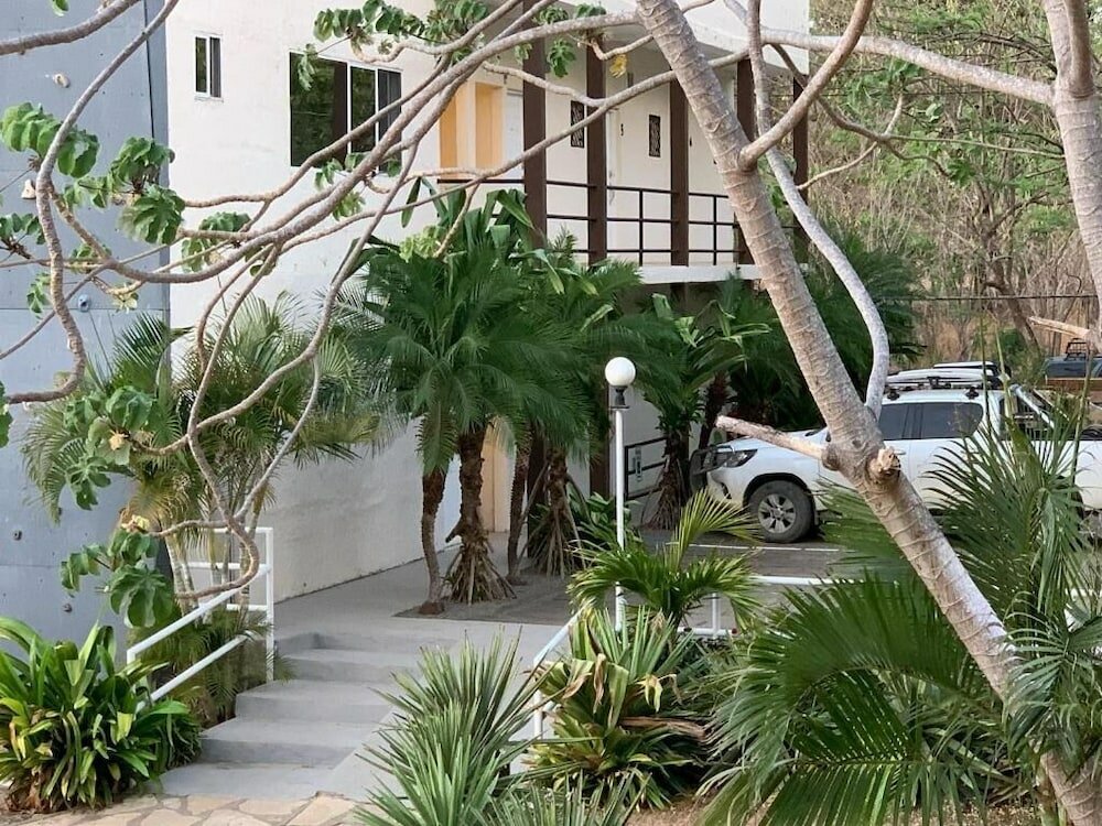 Фото Surf Ranch Hotel & Resort