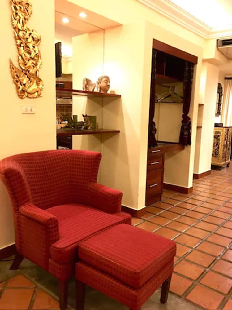 Фото Nirvana Boutique Suites 