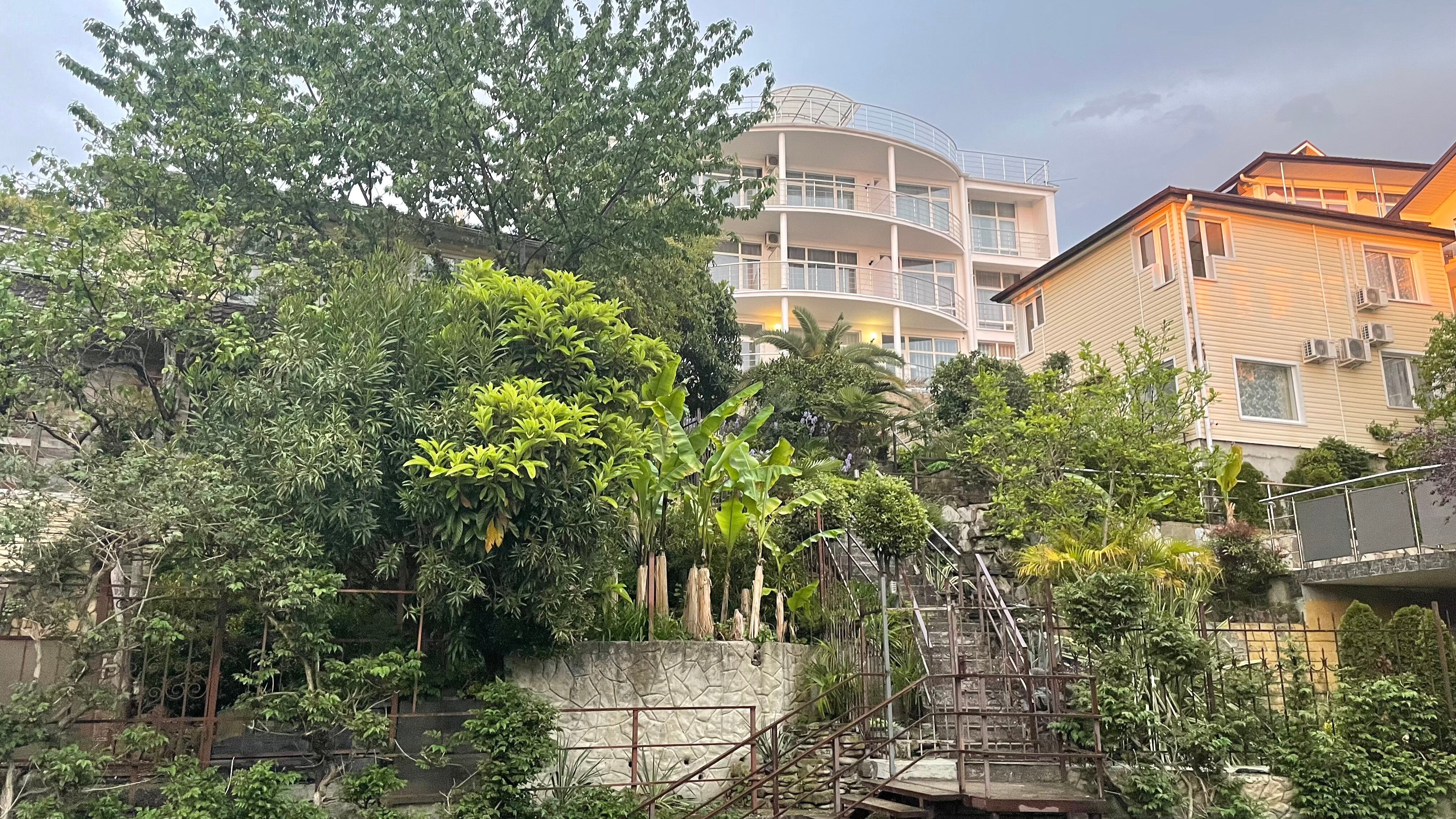 Фото отеля 1