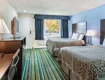 Фото Days Inn by Wyndham Lincoln