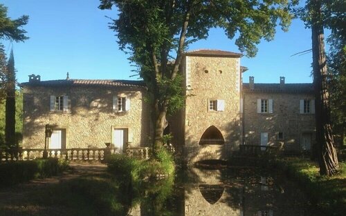 Гостиница Domaine de Saint Charles в Лодеве