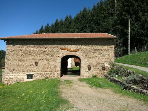 Гостиница Ferme des Entremains в Роане