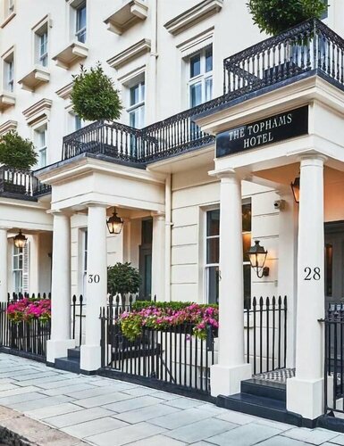 Tophams Hotel