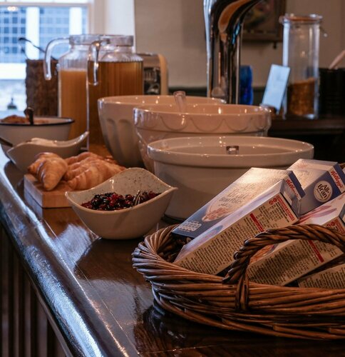 Гостиница White Hart Inn в Уэлсе