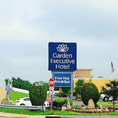 Гостиница The Garden Executive Hotel в Саут-Плейнфилд