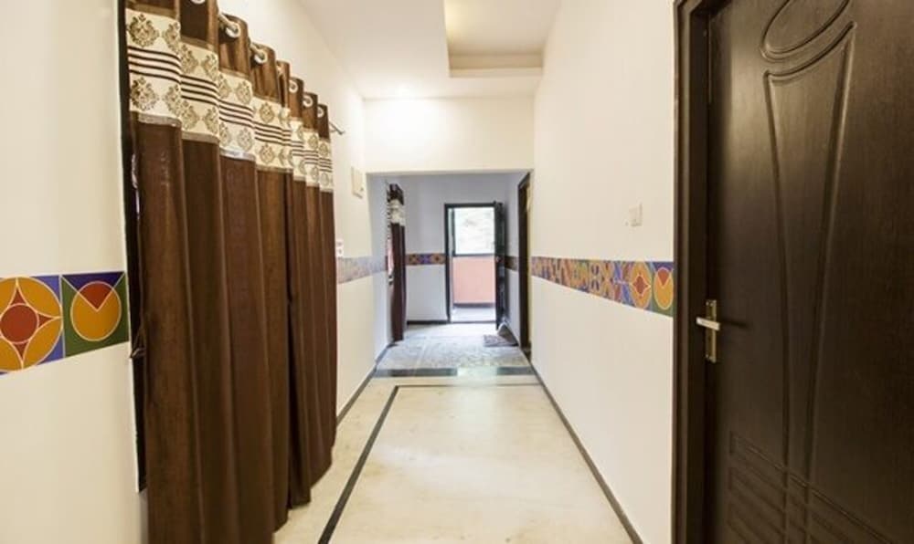 Фото FabHotel Corporate Crown II Koramangala