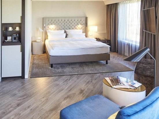 Фото Clayton Hotel Düsseldorf