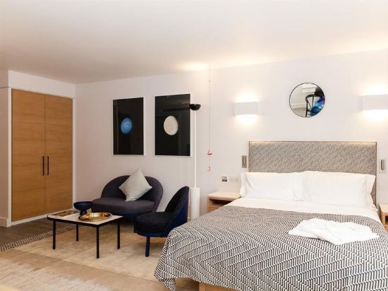 Фото Rockwell East