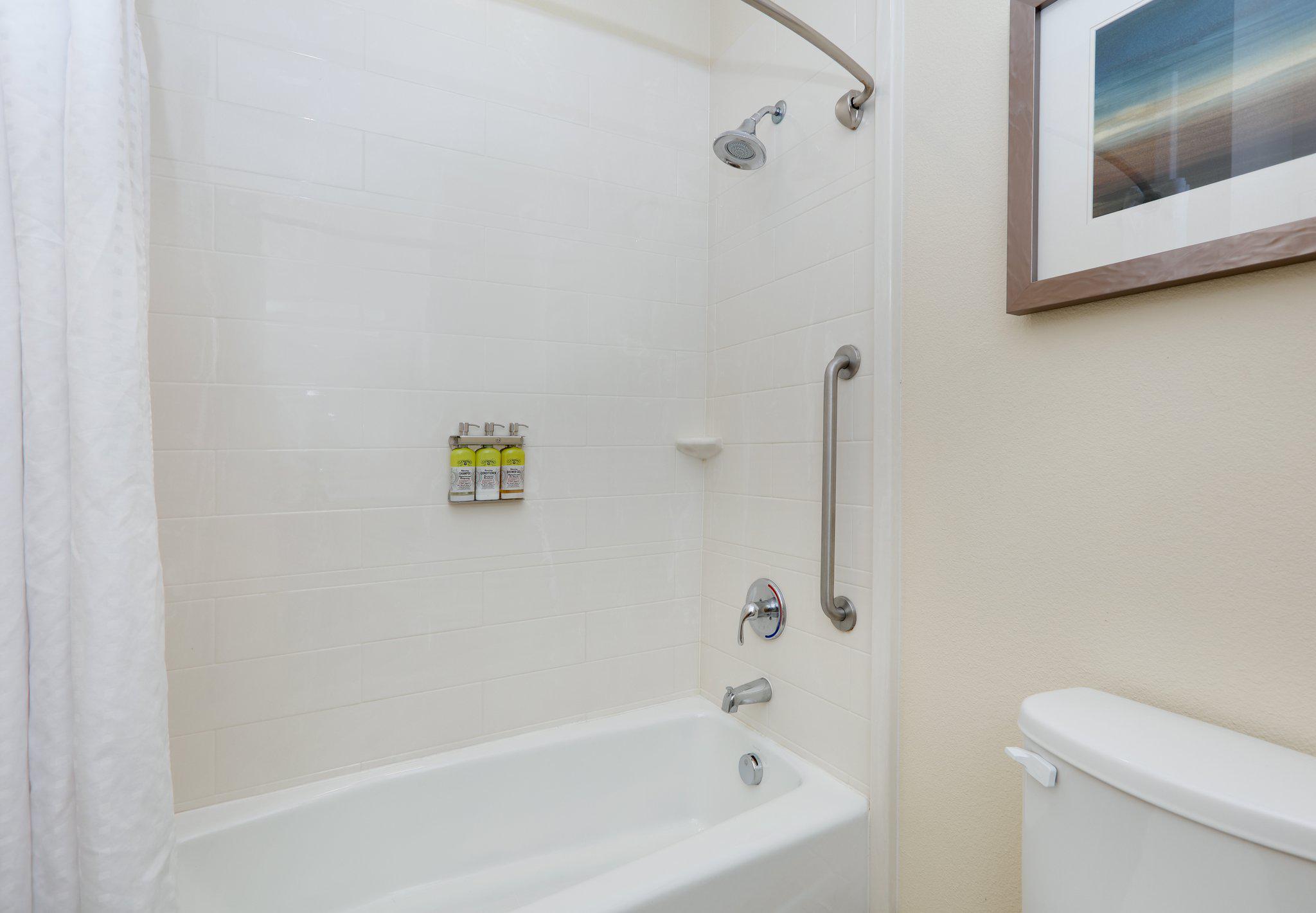 Фото Holiday Inn Express & Suites San Antonio - Brooks City Base, an Ihg Hotel