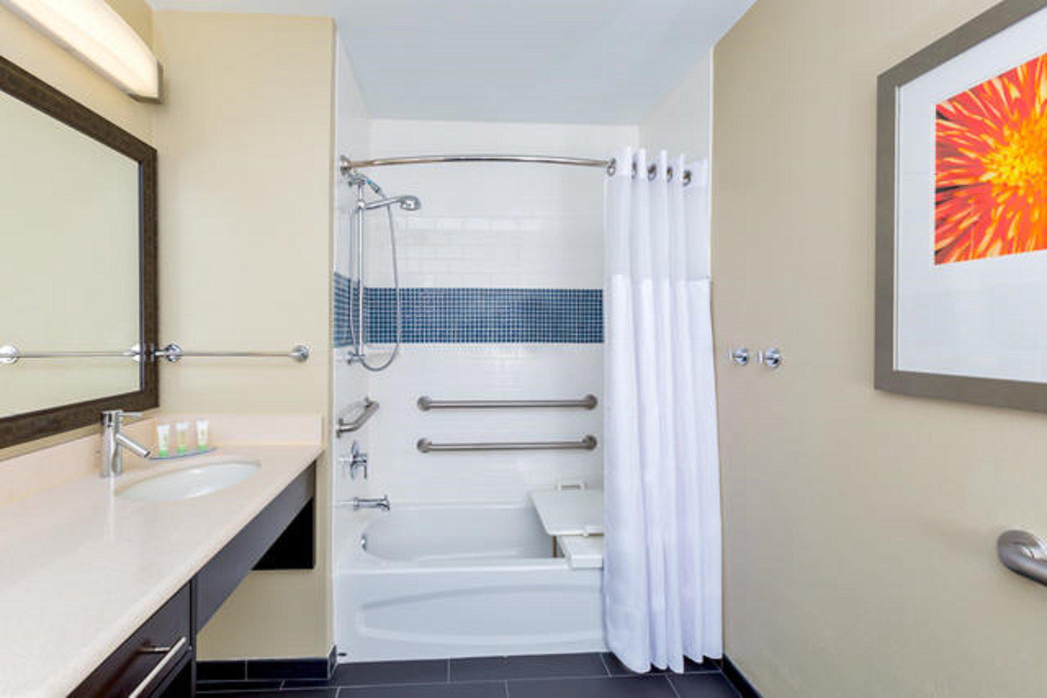 Фото Staybridge Suites College Station, an Ihg Hotel