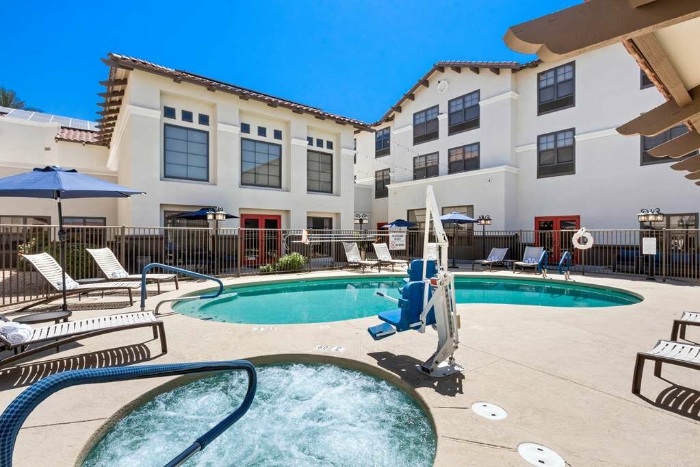 Фото Hampton Inn & Suites Phoenix-Goodyear