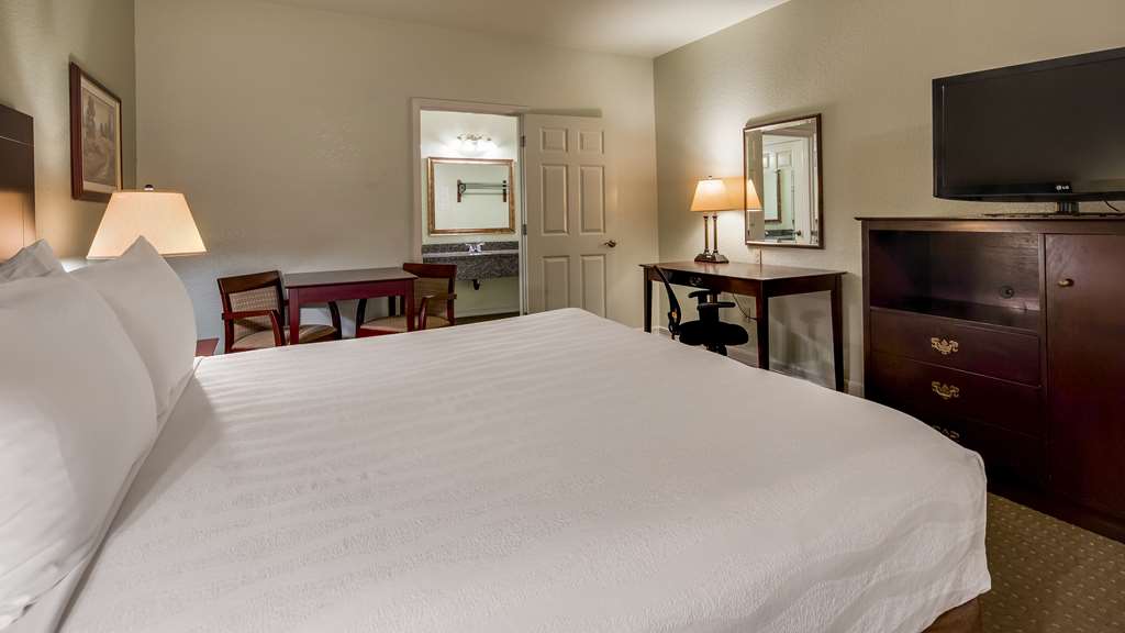 Фото Best Western Plus Bayshore Inn