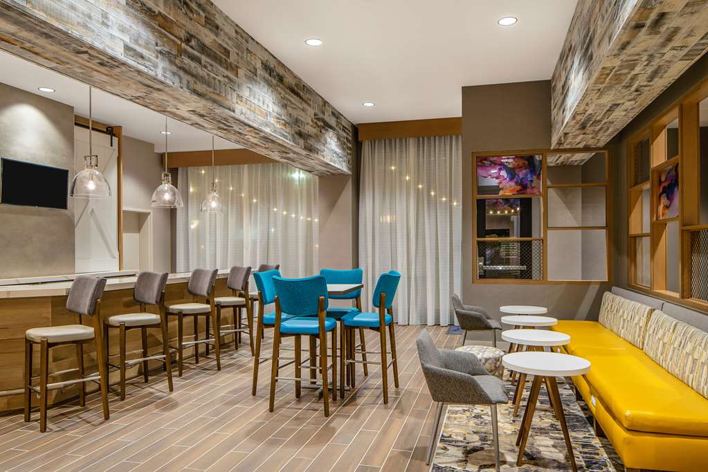 Фото Hampton Inn & Suites Raleigh Midtown