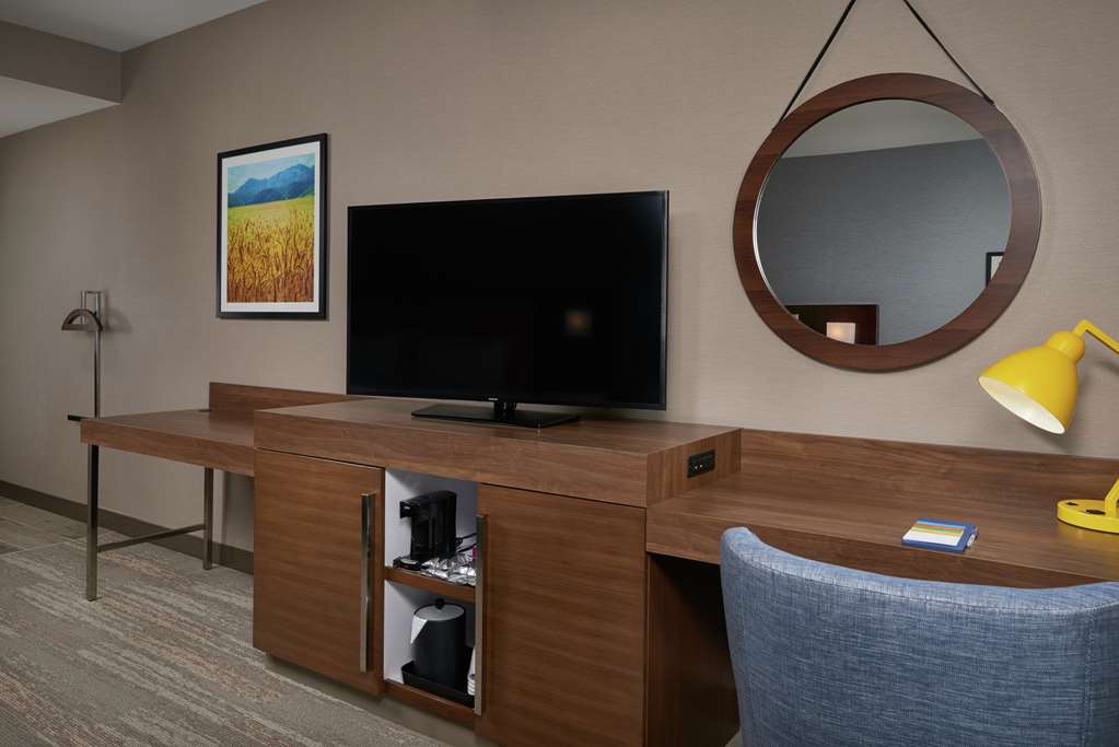 Фото Hampton Inn by Hilton Burley