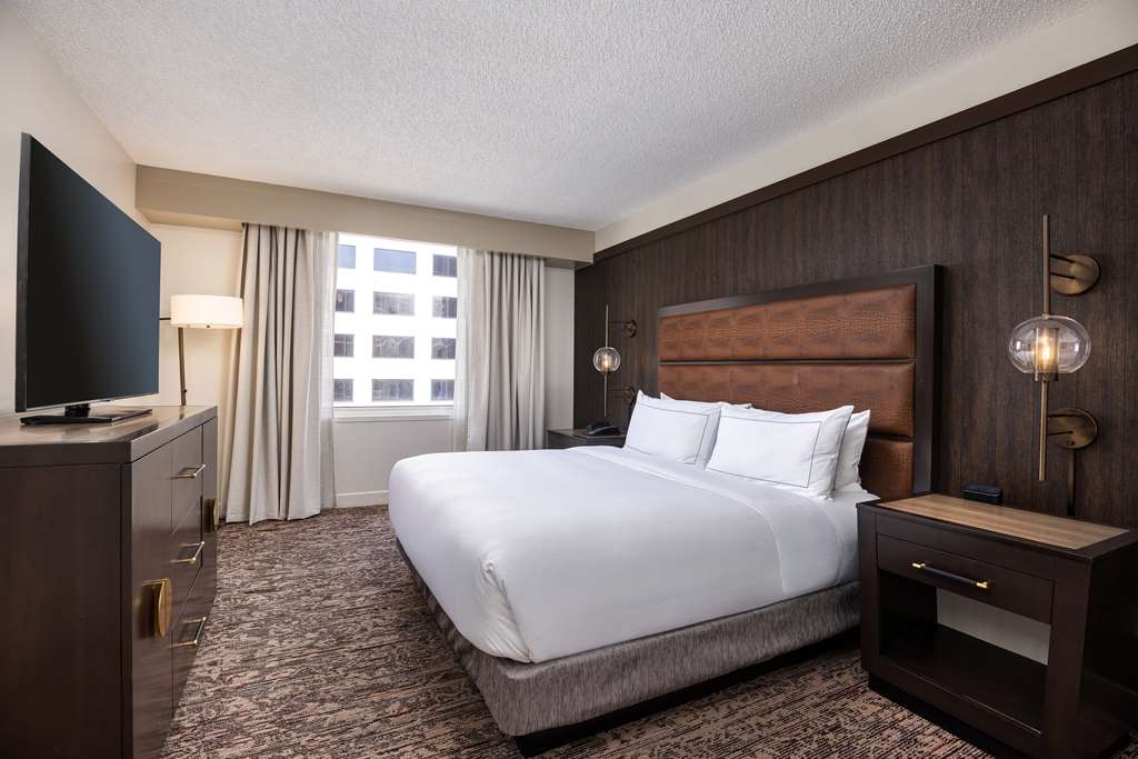 Фото DoubleTree Suites by Hilton Hotel Austin