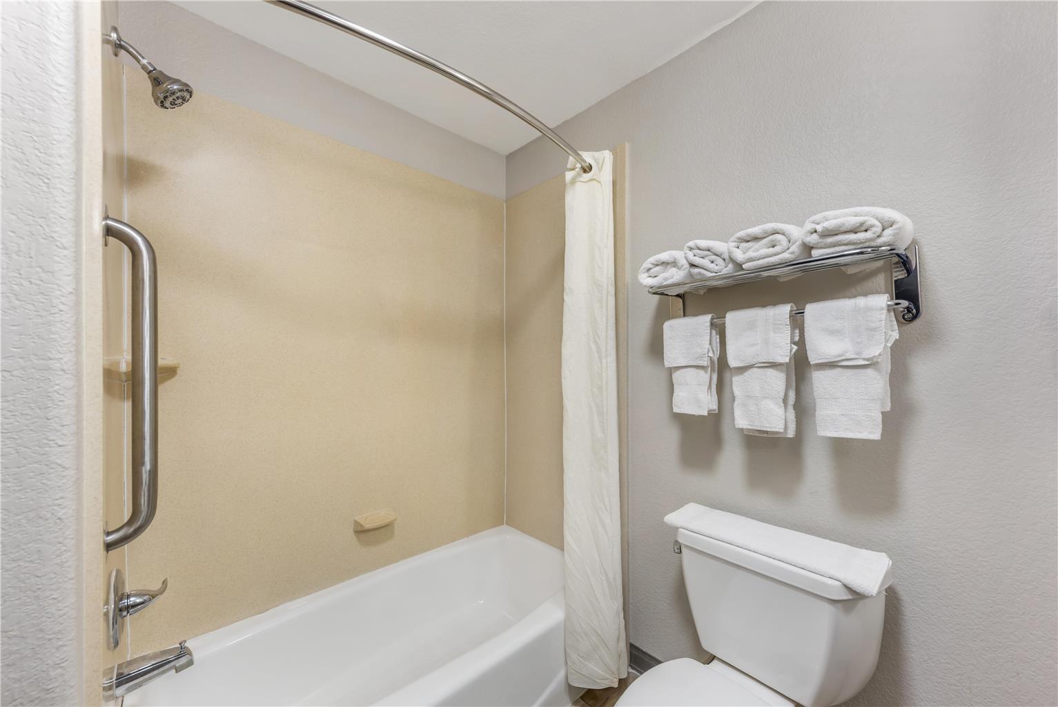 Фото SureStay Plus Hotel by Best Western San Antonio SeaWorld