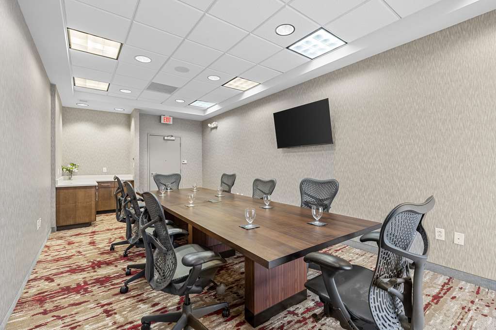 Фото Hilton Garden Inn Syracuse